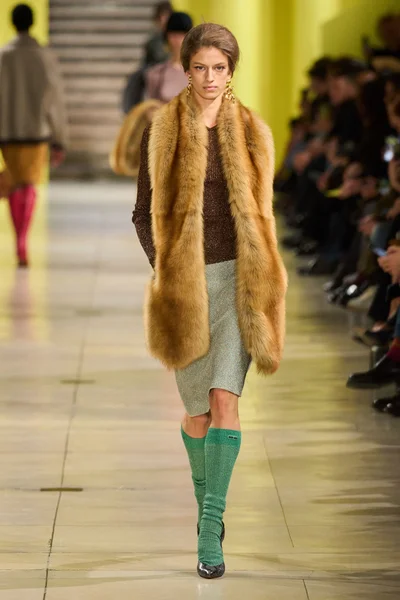 Look 24